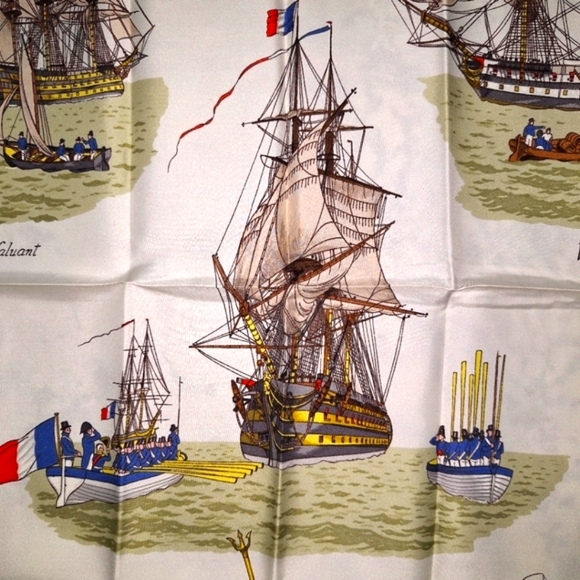 🔱 Rare Hermès authentic like new silk scarf w/envelope. Vaisseaux et Frégates. - Picture 12 of 17